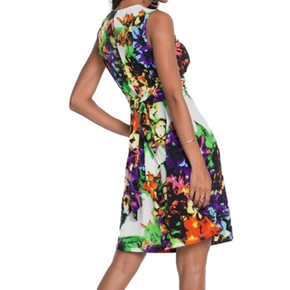 NWT VENUS Floral Print Tie Knot Front Dress Reg $58 CAD - Picture 2 of 5